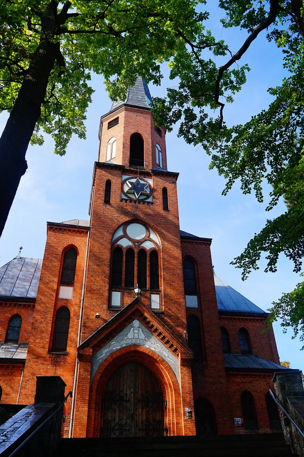Najświętszej Maryi Panny Wniebowziętej, Sopot, Sopot — exterior