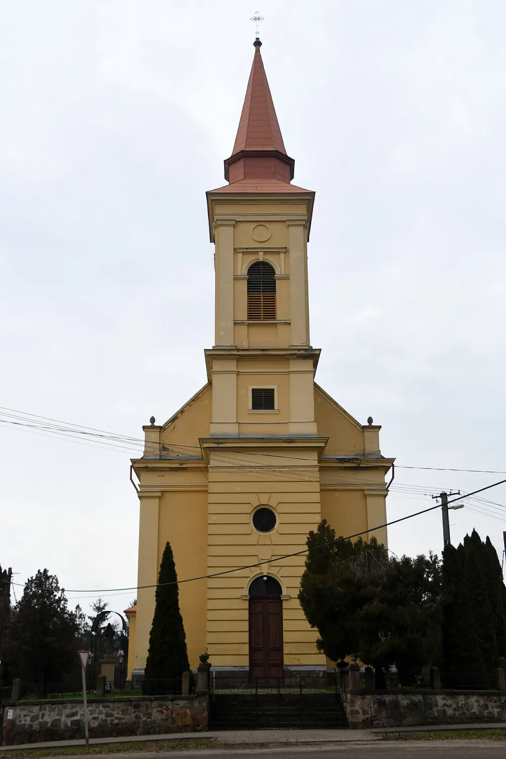 Kisboldogasszony templom, Szomolya — exterior