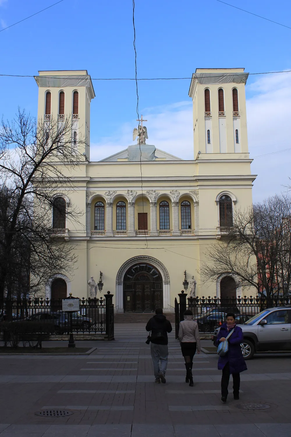 святой Екатерины Александрийской (Cathedral St Catherine of Alexandria St Petersburg), Невский проспект 32-34 — exterior