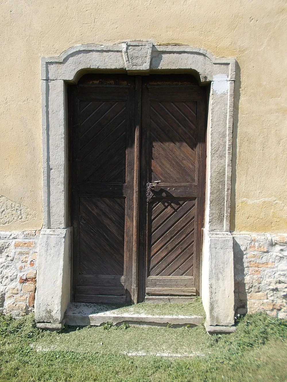 Keresztelő Szent János születése templom, Zsámbék — exterior