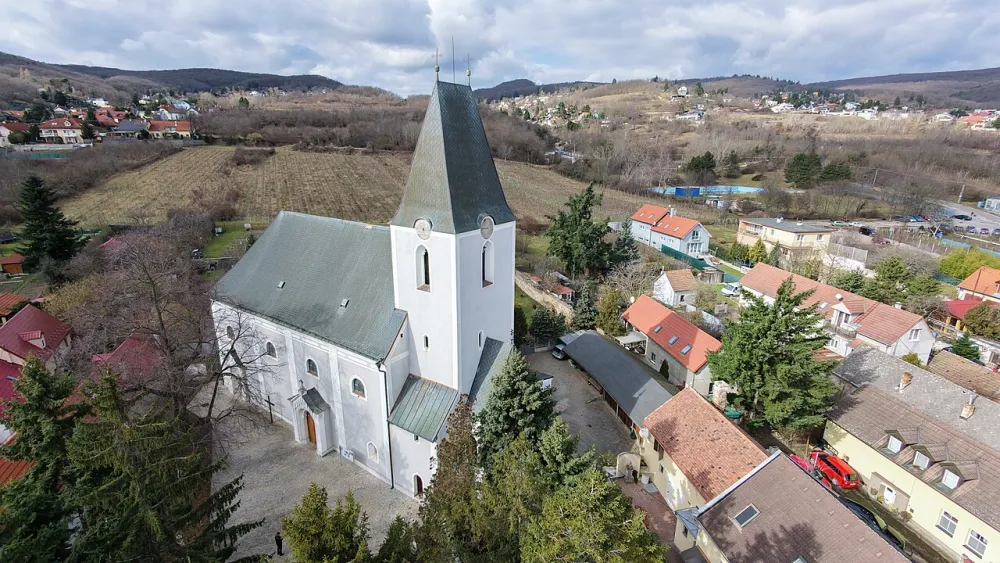 Farský kostol sv. Filipa a Jakuba (Rača), Bratislava — exterior
