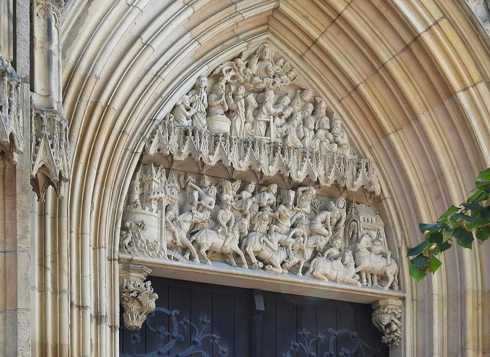 Świętych Apostołów Piotra i Pawła, Strzegom, Strzegom — exterior