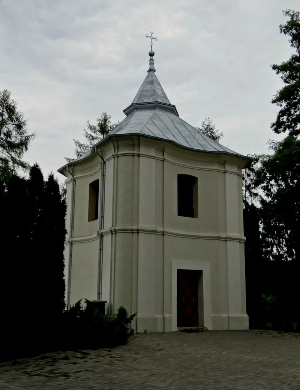św. Piotra i Pawła, Waśniów, Waśniów — exterior