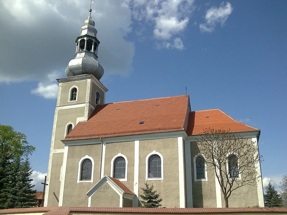 Św. Marcina, Święte, Święte — exterior