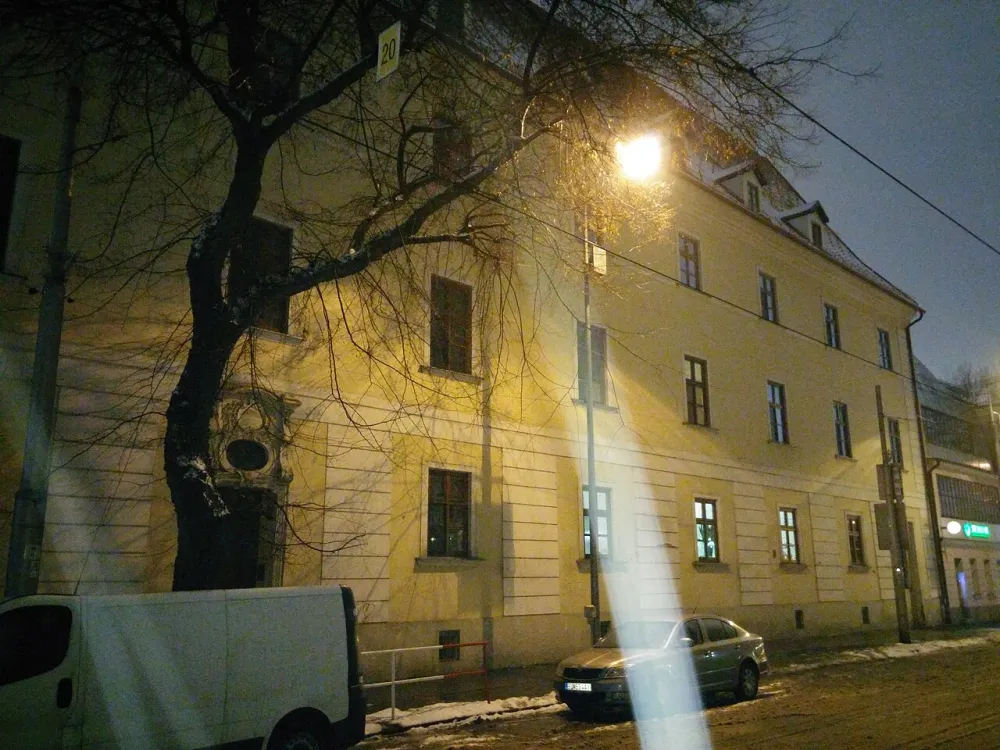 Kaplnka Matky Alexie (cirk. gymnázium, Jesenského), Bratislava — exterior