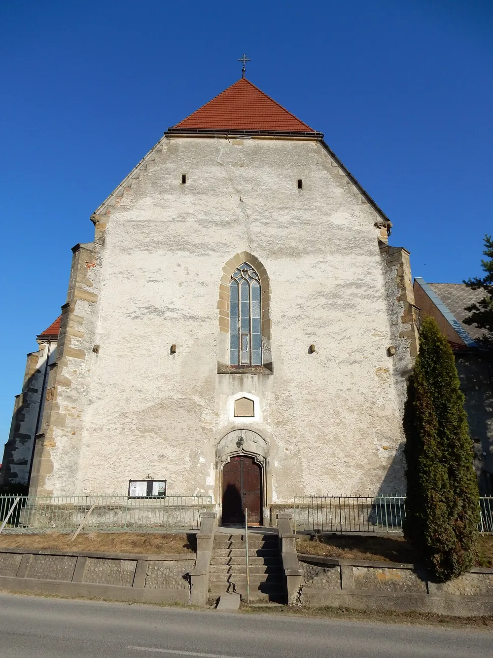Kaplnka sv. Františka z Assisi (Okoličné), Liptovský Mikuláš — exterior