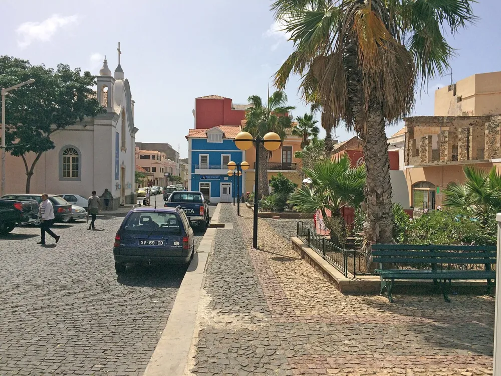 Pró-catedral Nossa Senhora da Luz (Mindelo), Mindelo — exterior