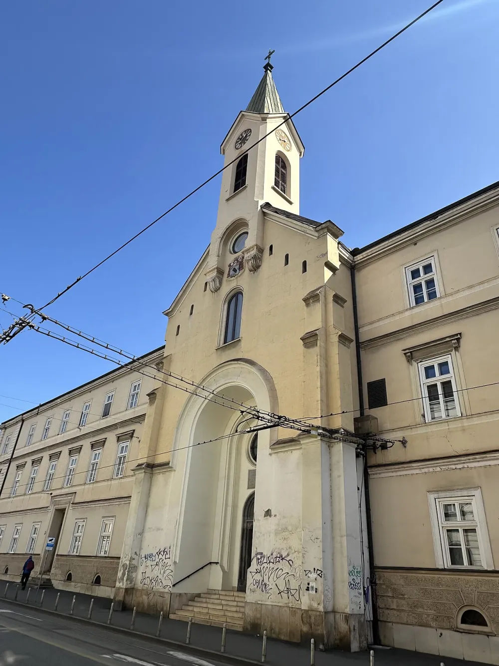 Sv. Vinka, Zagreb — exterior