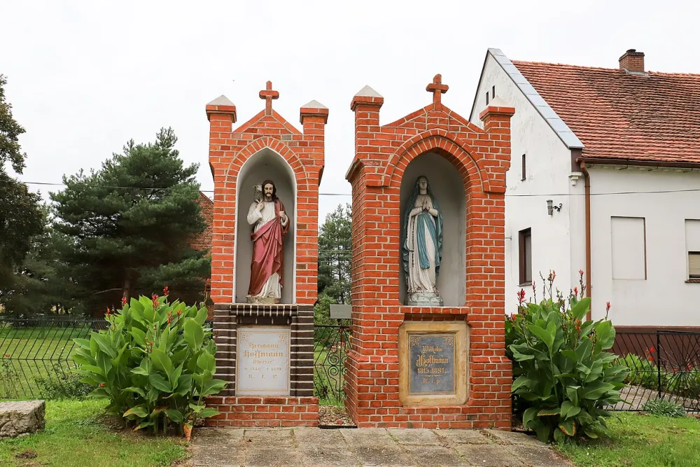 Narodzenia Najświętszej Maryi Panny i Św. Marcina, Strzelce, Strzelce — exterior