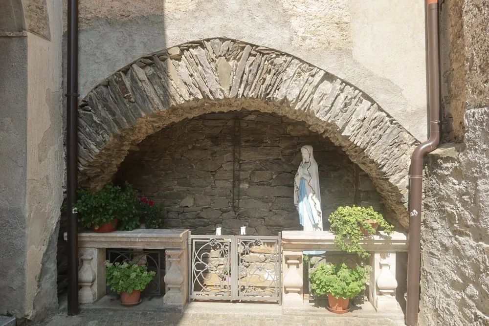 Chiesa di San Lorenzo (Armio , Maccagno con Pino e Veddasca), Maccagno con Pino e Veddasca — exterior