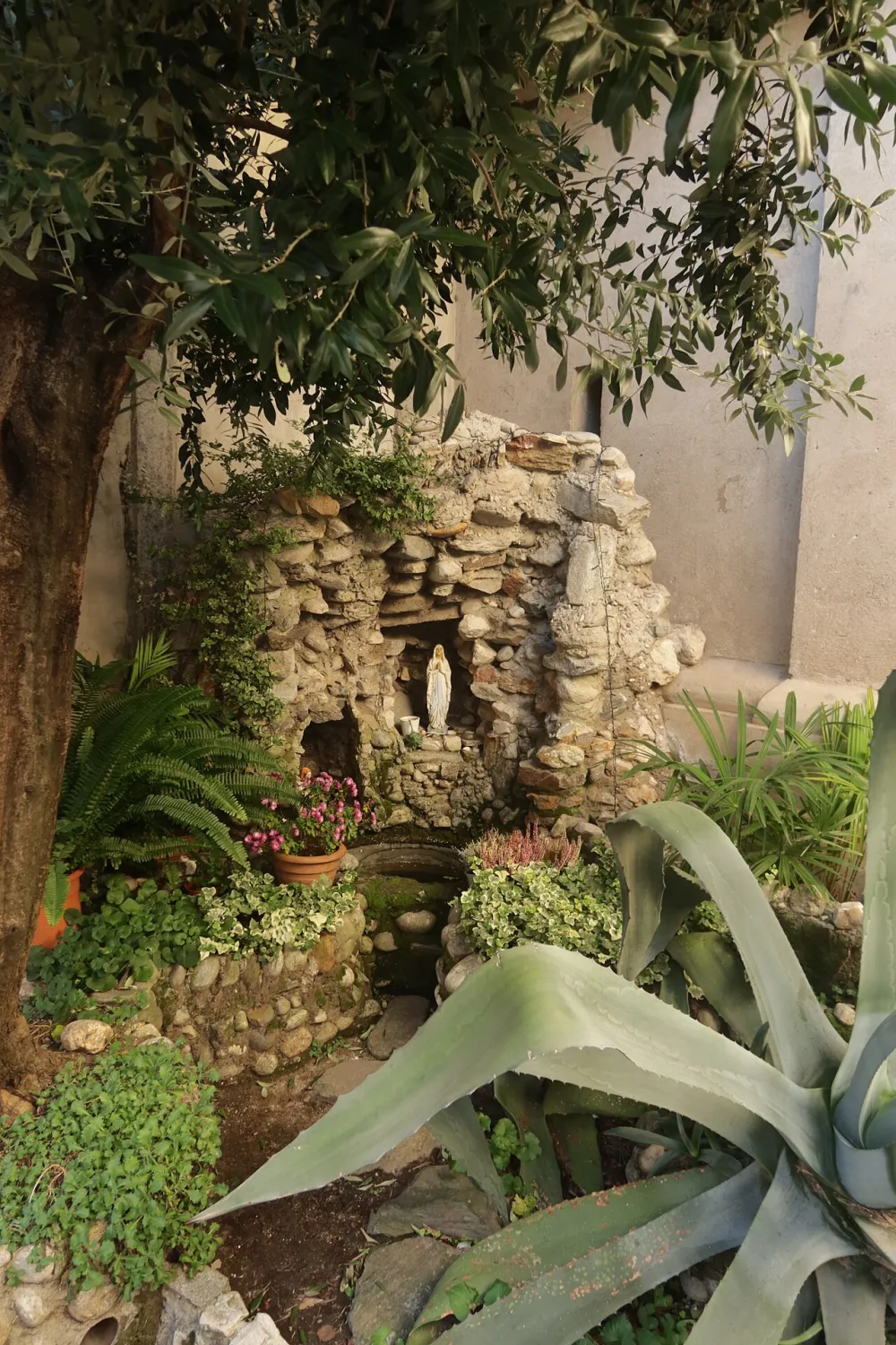 Chiesa di Maria Santissima Immacolata (Nasca, Castelveccana), Castelveccana — exterior