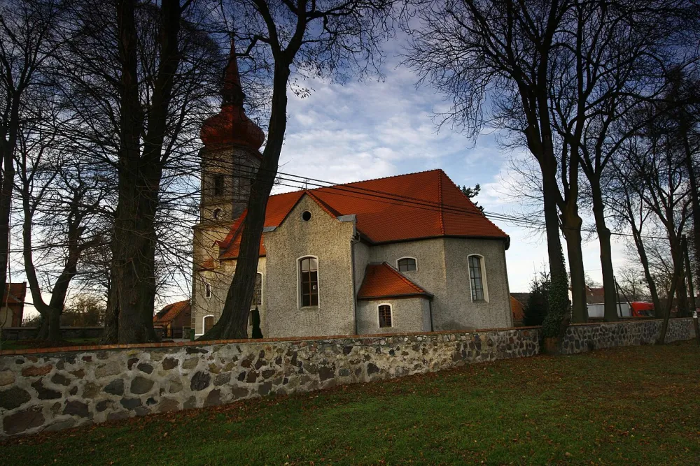 Matki Bożej Różańcowej, Długoszyn, Długoszyn — exterior