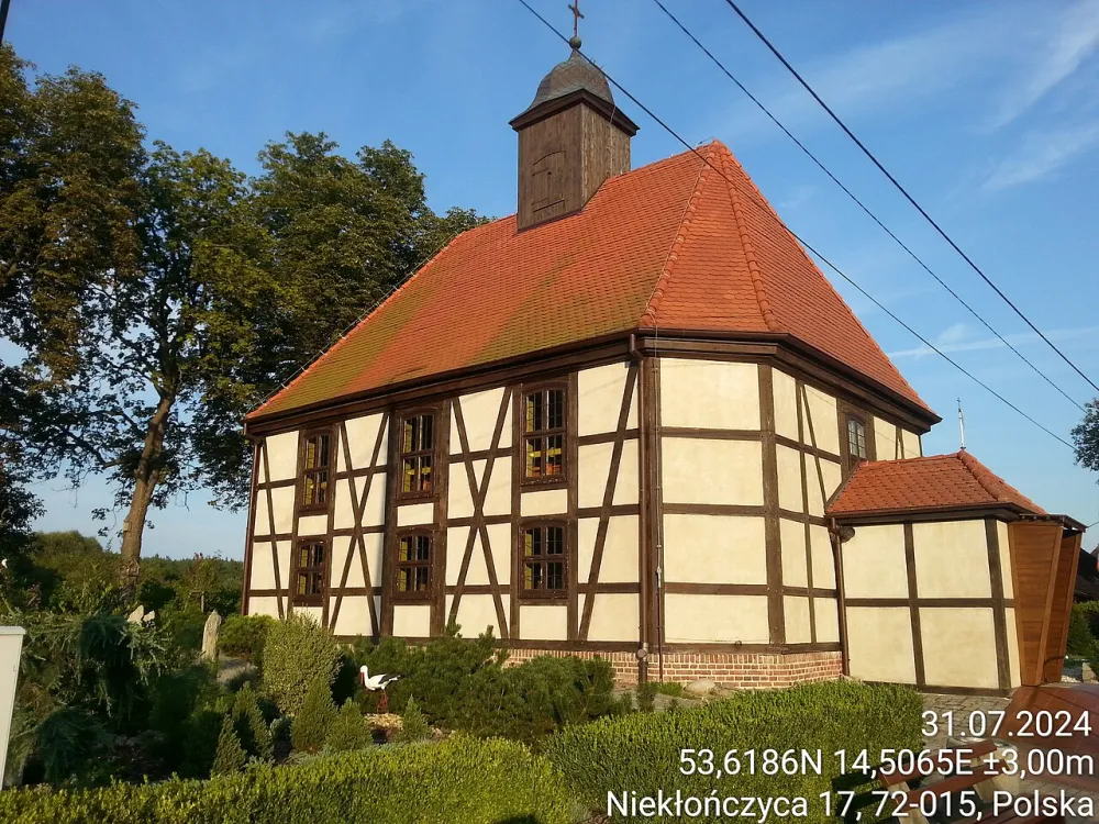 Narodzenia Najświętszej Maryi Panny, Niekłończyca, Niekłończyca — exterior