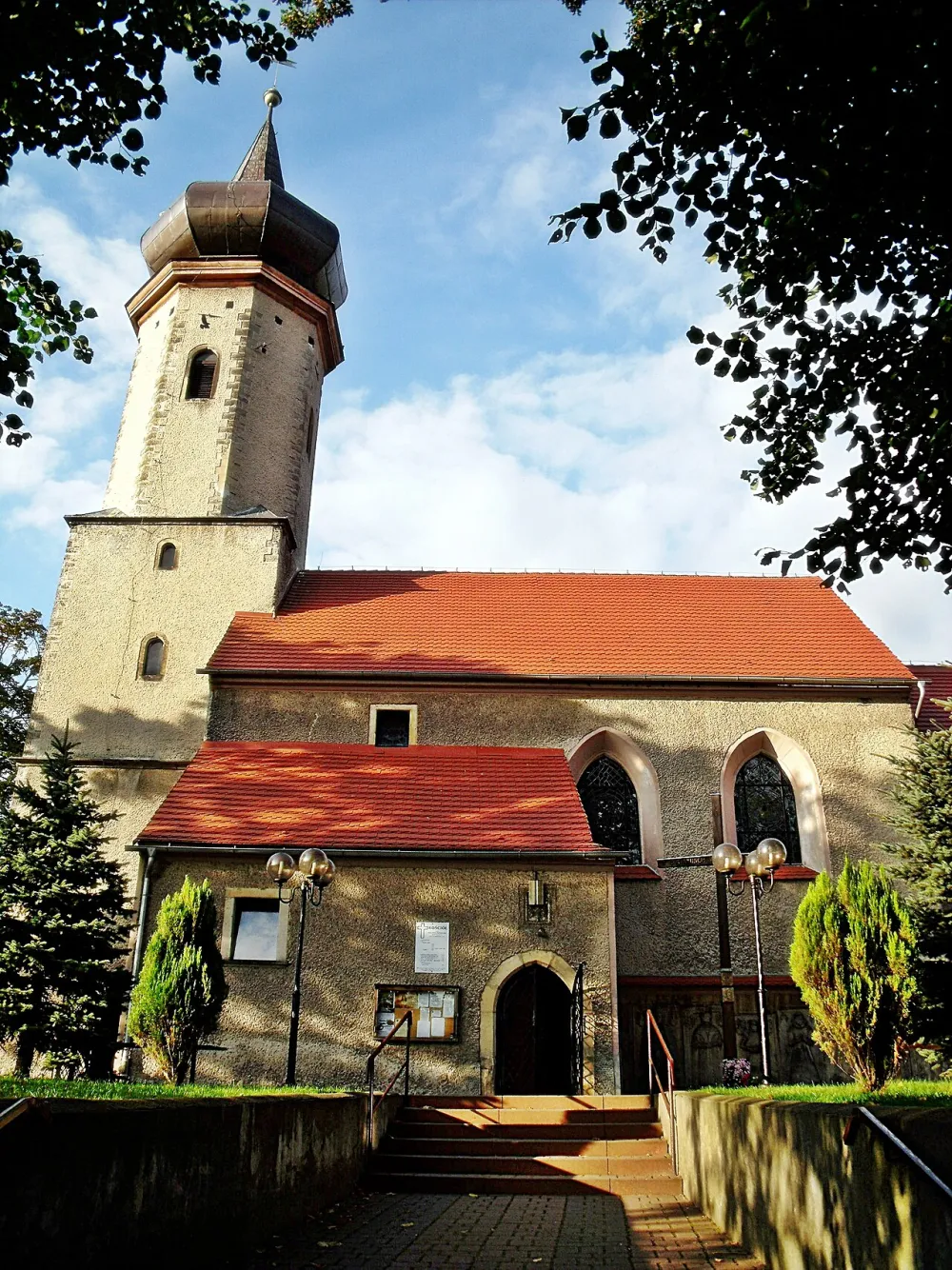 Matki Bożej Rożańcowej, Bolesławiec, Bolesławiec — exterior