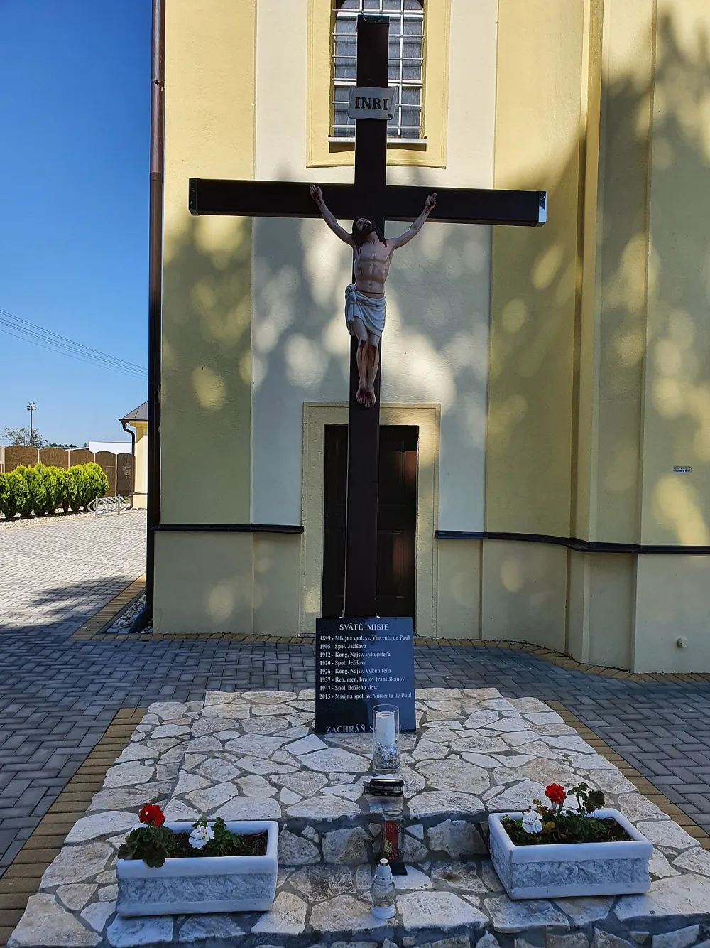Farský kostol sv. Vavrinca, Borovce — exterior