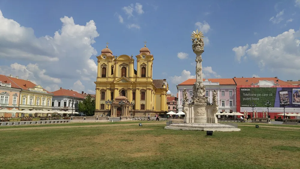 Catedrala Sfântul Gheorghe, Timisoara — exterior