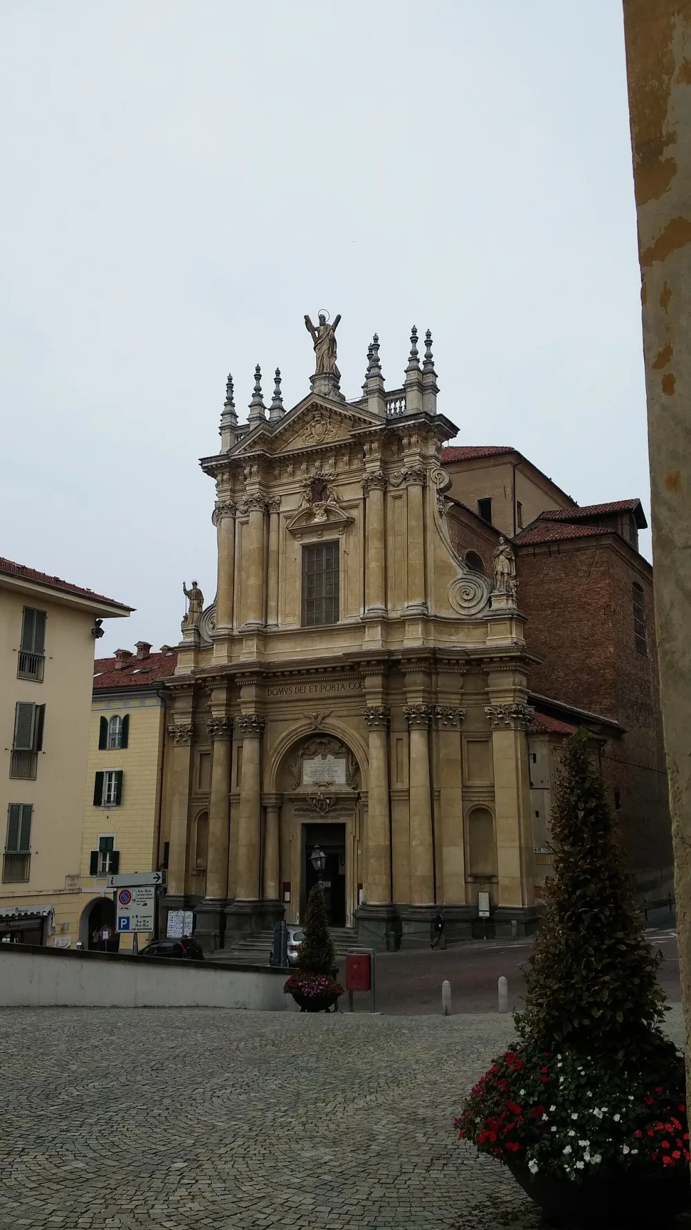 Chiesa della Santissima Trinità (Bra), Bra — exterior
