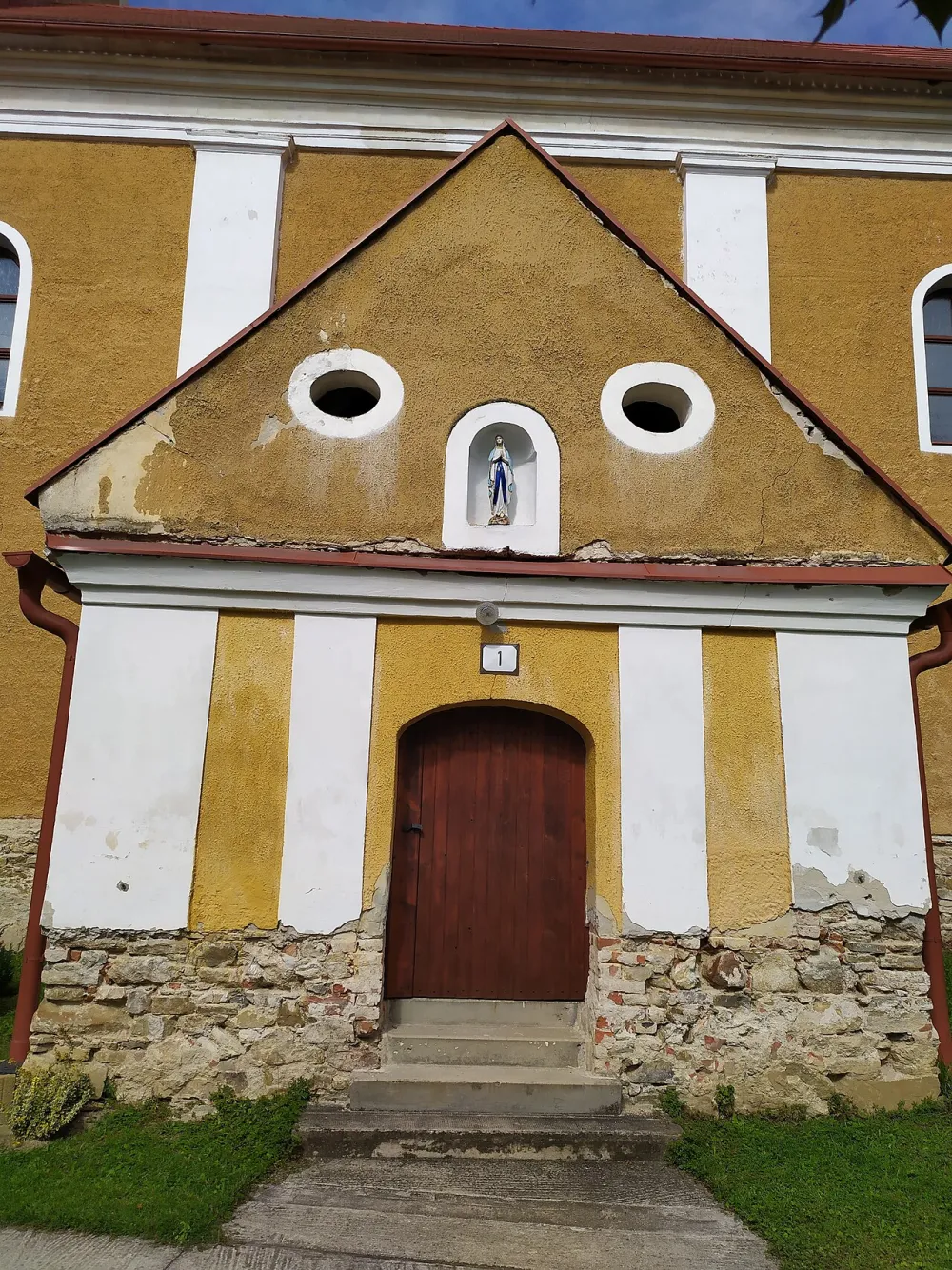 Farský kostol sv. Štefana Uhorského, Myjava — exterior