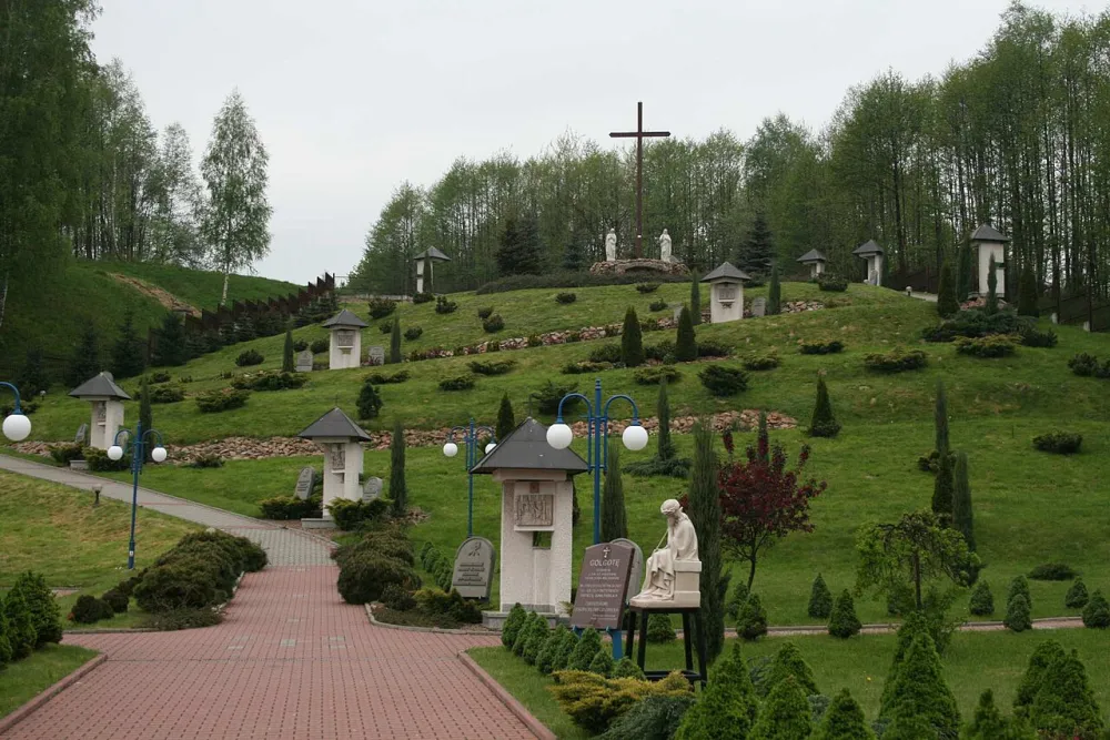 Św. Piotra Apostoła, Wadowice, Wadowice — exterior
