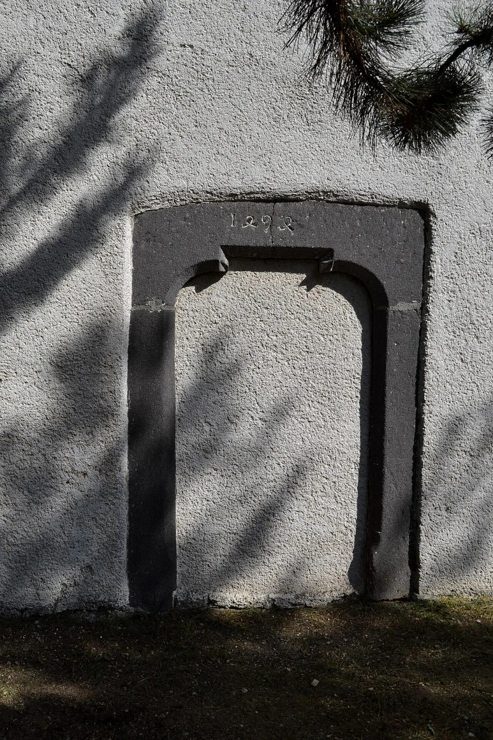 Kostol všetkých svätých, Mýtne Ludany — exterior