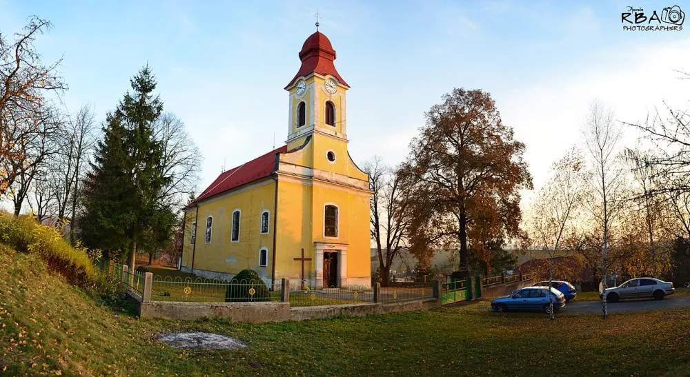 Farský kostol povýšenia Svätého kríža, Krásno — exterior