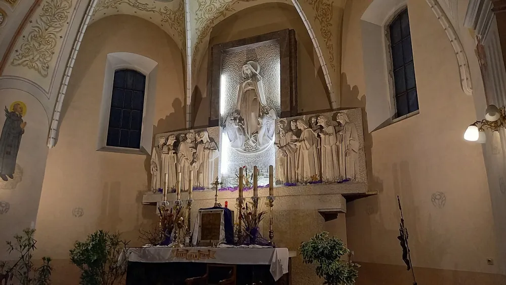 Wniebowzięcia Najświętszej Maryi Panny, Góry Pińczowskie, Góry Pińczowskie — exterior