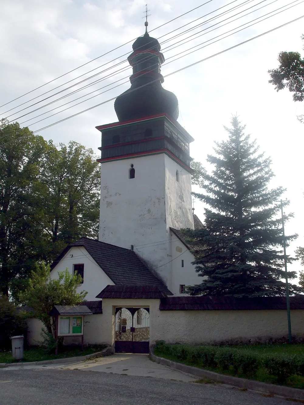 Kostol sv. Mikuláša, Poruba — exterior