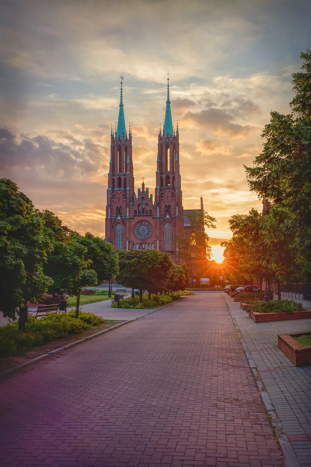 Matki Bożej Pocieszenia, Żyrardów, Żyrardów — exterior