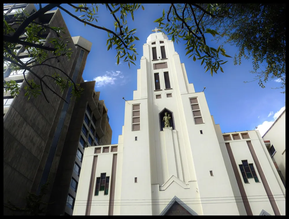 Basilica Maria Auxiliadora (La Paz), La Paz — exterior