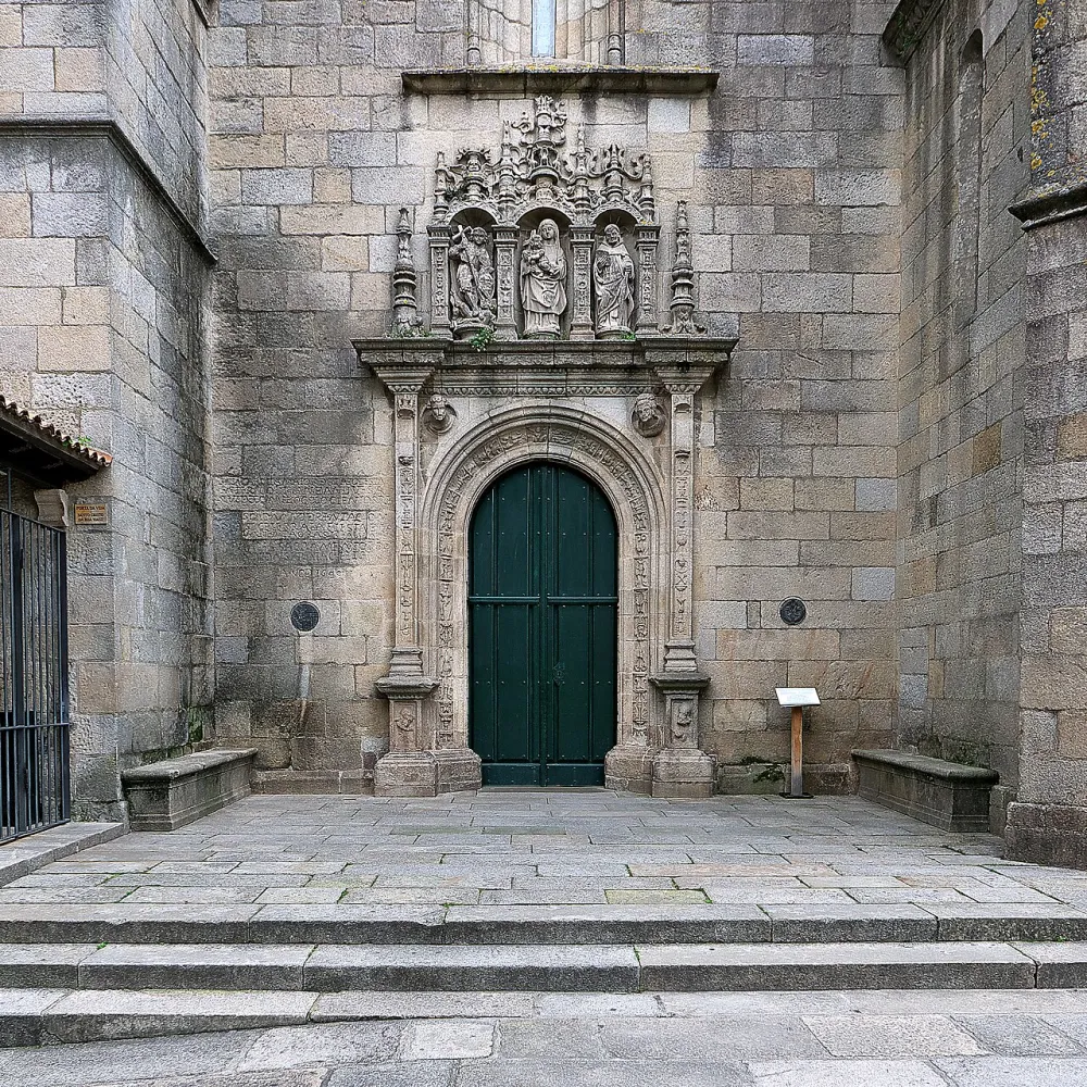 Real Basílica de Santa María la Mayor, Pontevedra — exterior