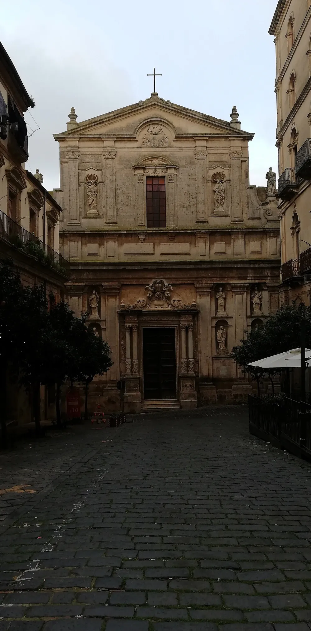 Chiesa del Gesù (Caltagirone), Caltagirone — exterior