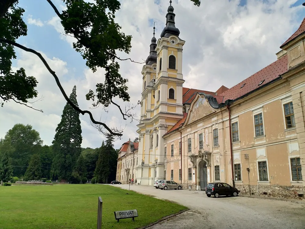 Kostol sv. Jána Krstiteľa (premonštráti, kláštor), Jasov — exterior
