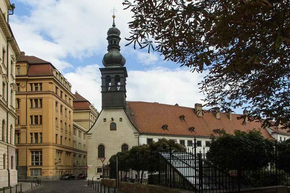 Kostol Loretánskej Panny Márie (uršulínky), Bratislava — exterior
