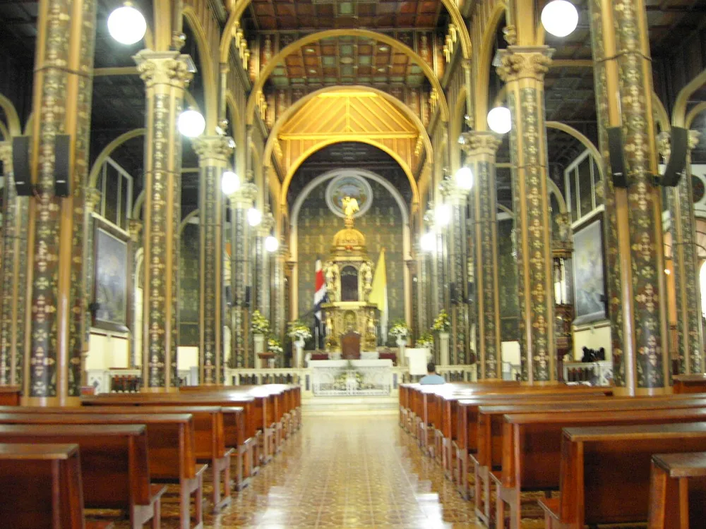 Basílica Nuestra Señora de Los Angeles, Cartago — exterior