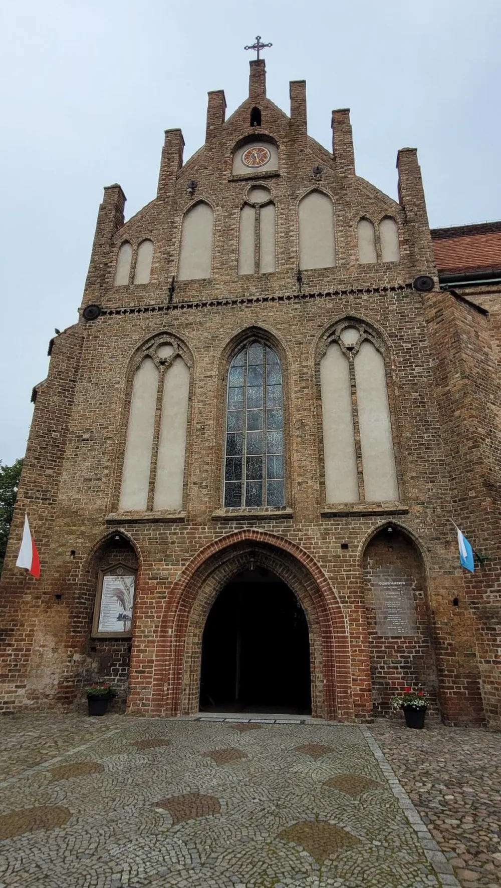 Świętej Trójcy, Chojna, Chojna — exterior