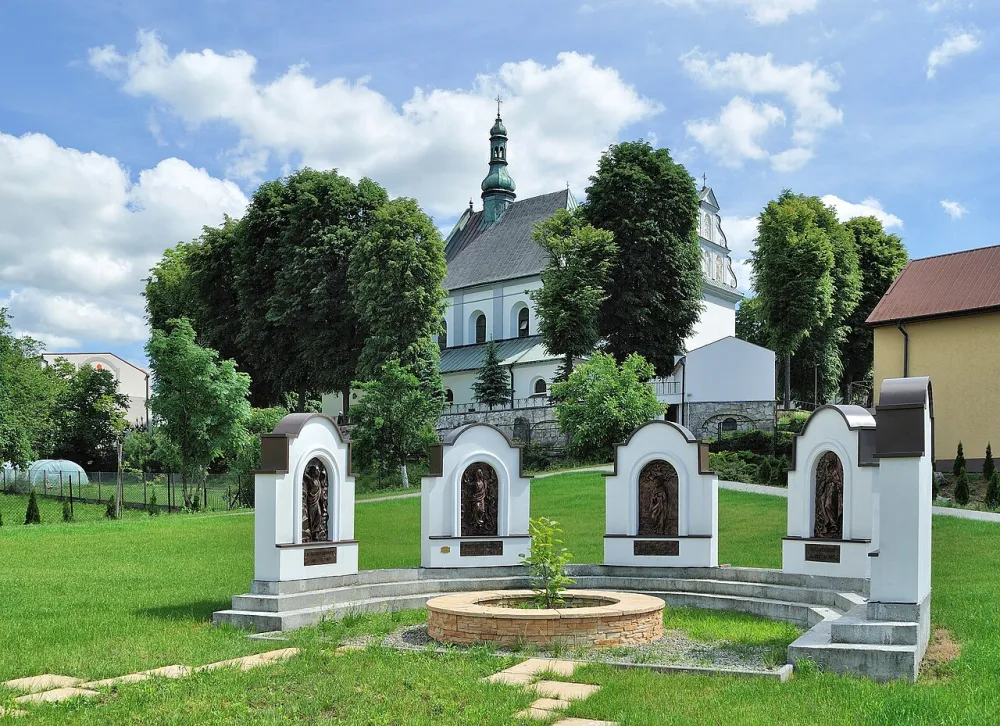 Ducha Świętego, Żabno, Żabno — exterior