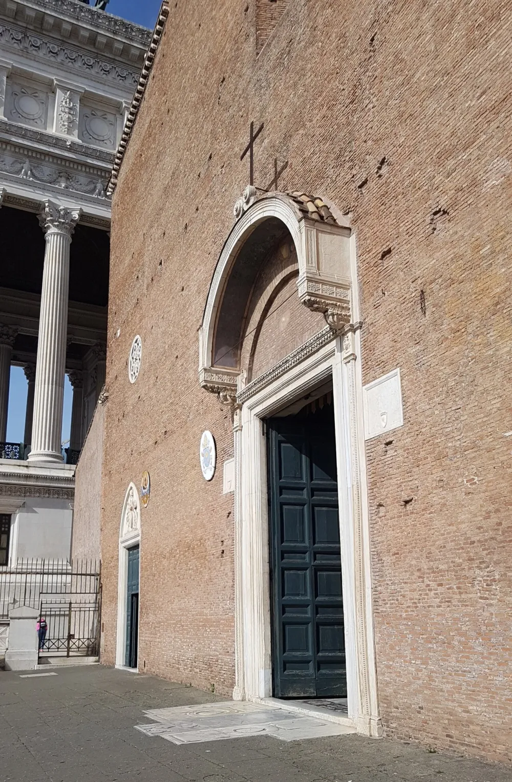 Basilica di Santa Maria in Aracoeli (Roma), Roma — exterior