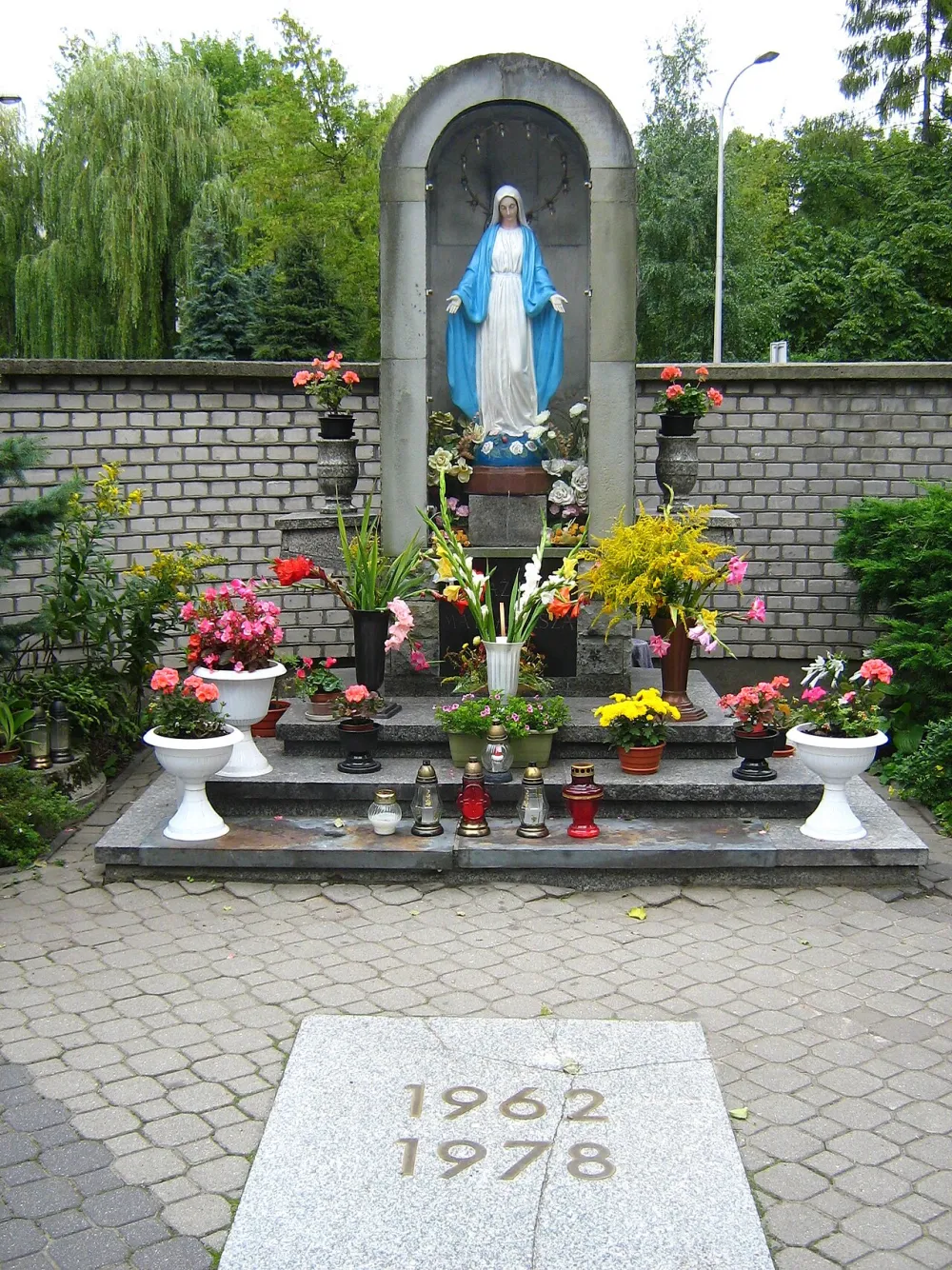Opatrzności Bożej na Ochocie, Warszawa, Warszawa — exterior