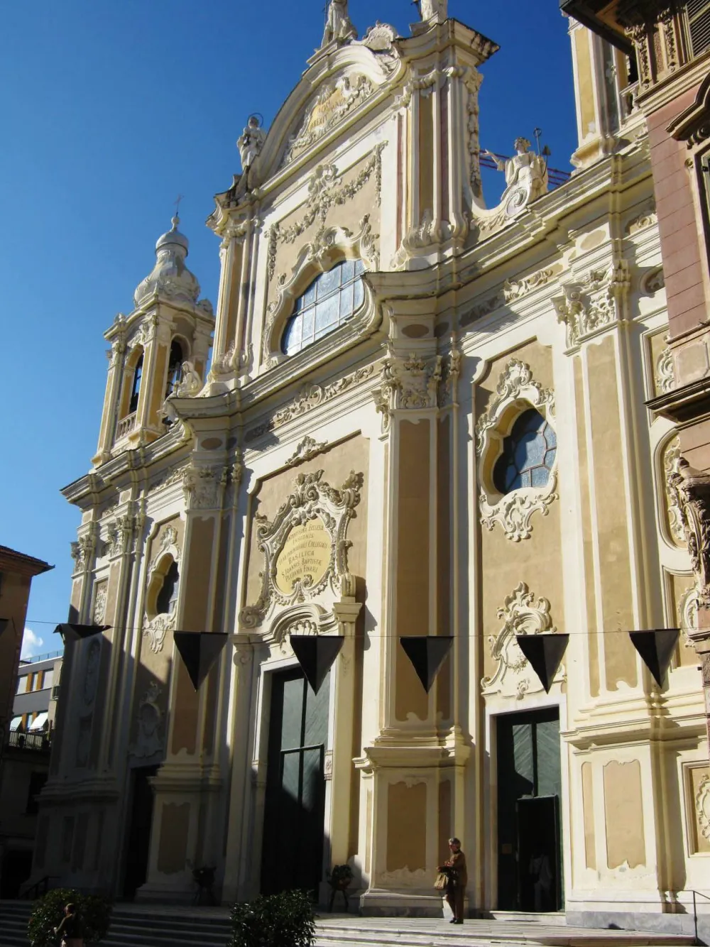 Chiesa parrocchiale di San Giovanni Battista, Finale Ligure — exterior