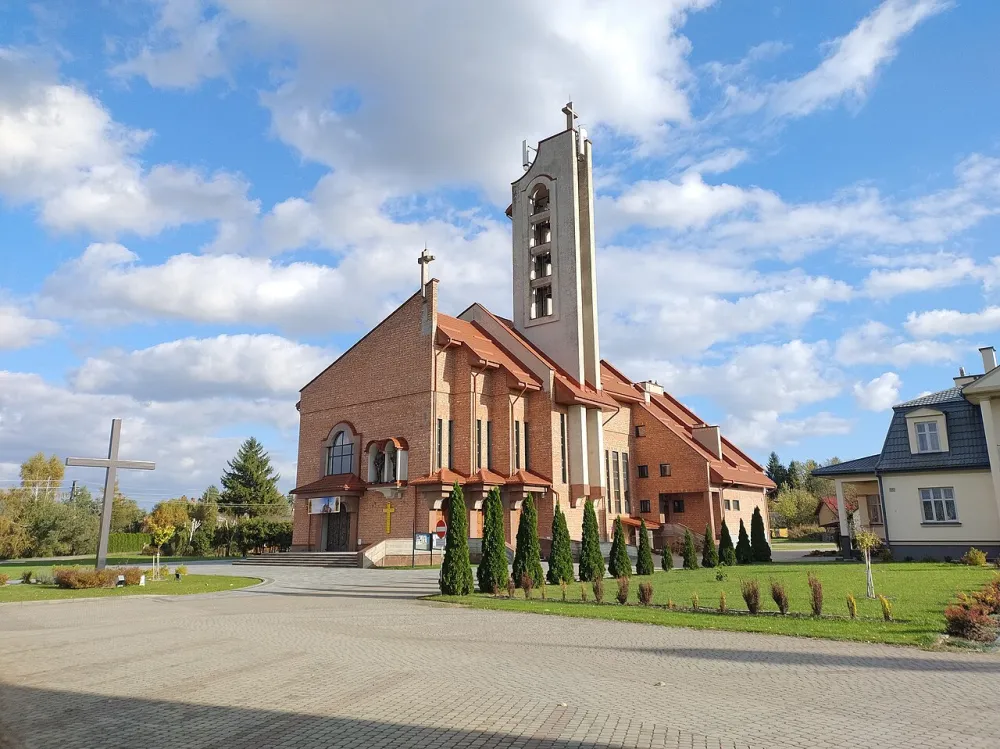 św. Piotra i Pawła, Medyka, Medyka — exterior