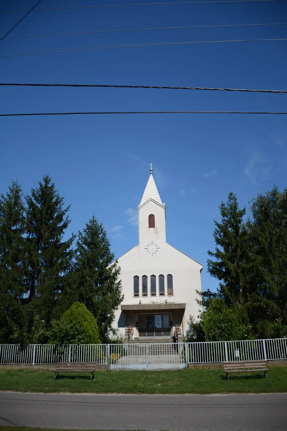 Hardi templom, Németkér — exterior