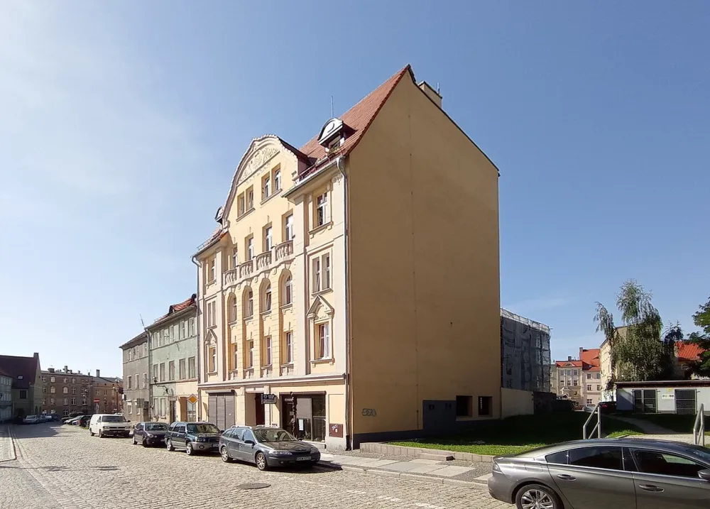 Świętych Apostołów Piotra i Pawła, Strzegom, Strzegom — exterior