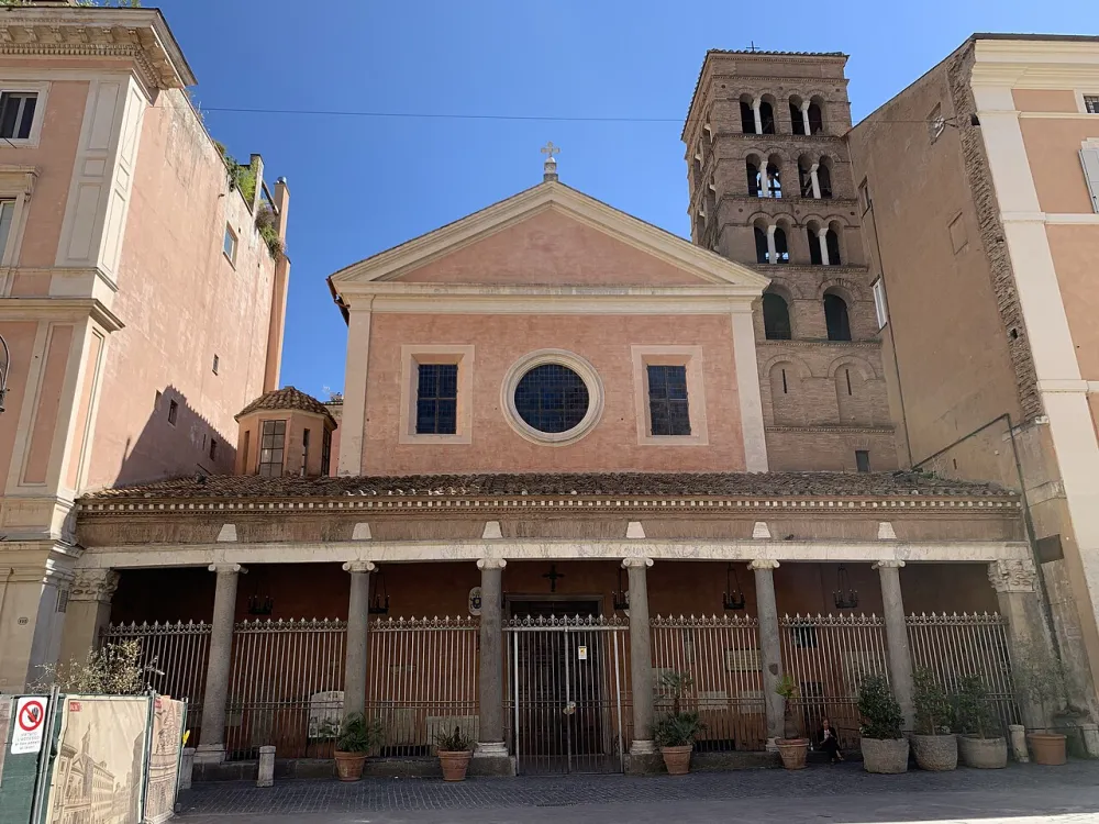 Basilica di San Lorenzo in Lucina (Roma), Roma — exterior