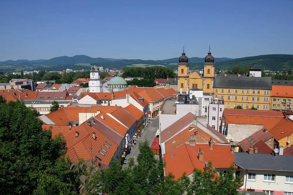 Farský kostol narodenia Panny Márie, Trenčín — exterior