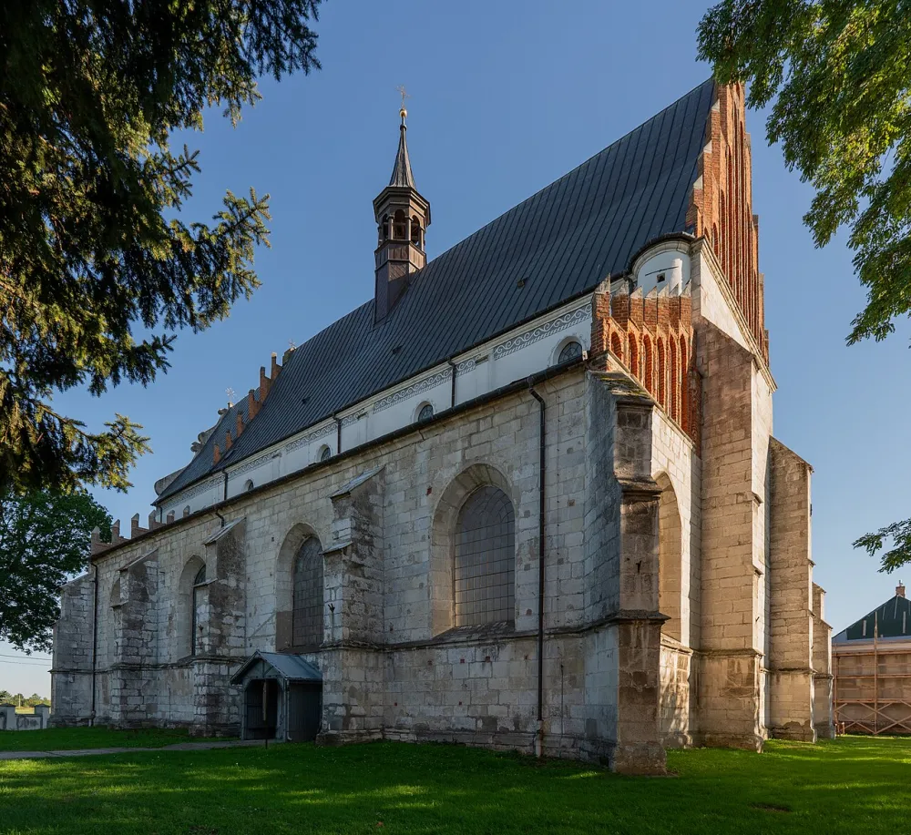 Św. Apostołów Piotra i Pawła, Beszowa, Beszowa — exterior