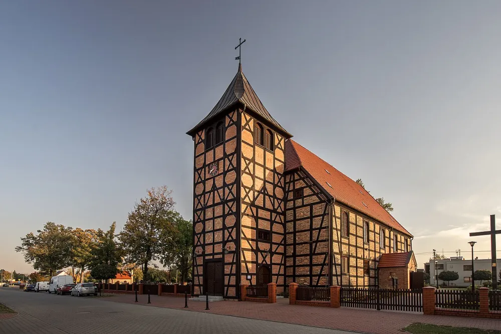 Najświętszej Maryi Panny Wniebowziętej, Leszno, Leszno — exterior