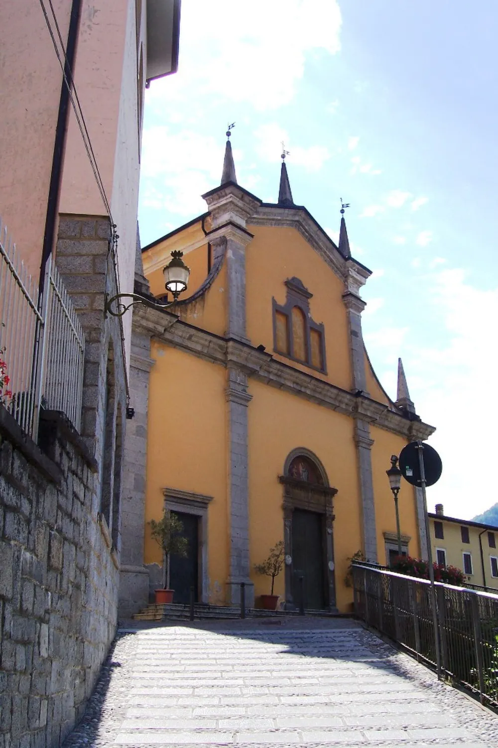 Chiesa di Santa Maria Nascente (Edolo), Edolo — exterior
