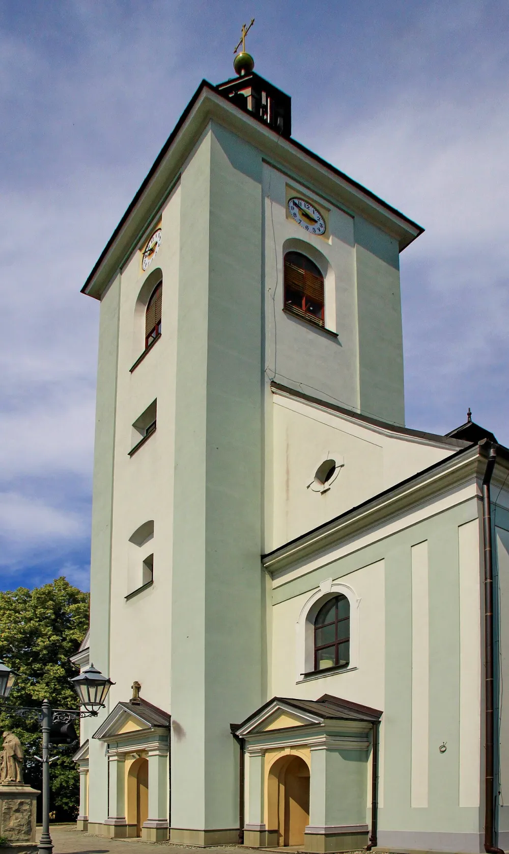 Św. Apostołów Piotra i Pawła, Skoczów, Skoczów — exterior
