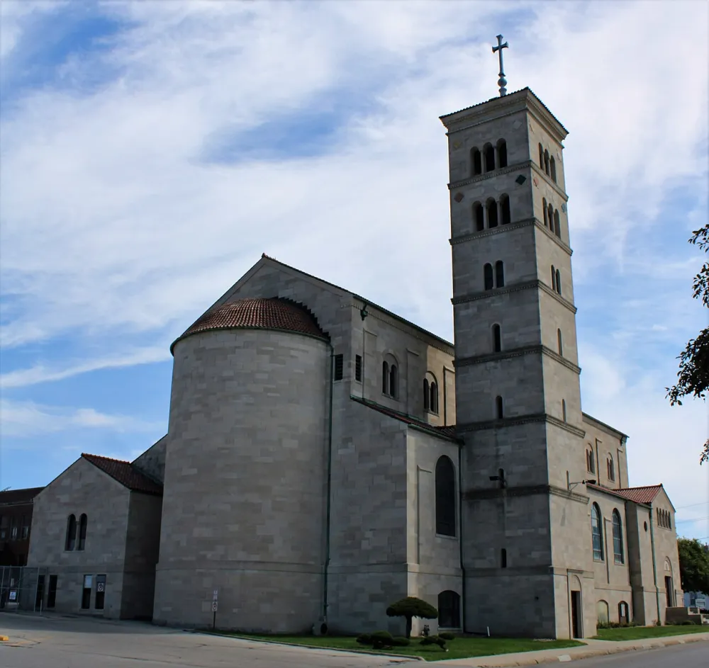 Basilica of Saint John, Des Moines — exterior