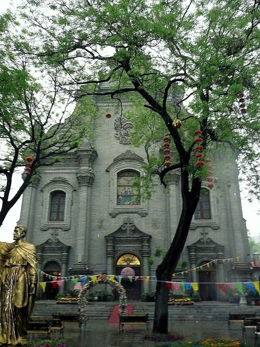 宣武门天主堂 (Cathedral of the Immaculate Conception Nantang), Beijing — exterior